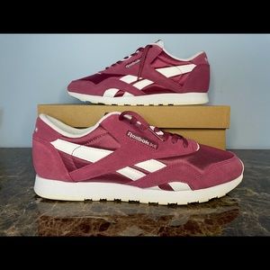 Women’s Reebok Classics Nylon Twisted Berry sz 10